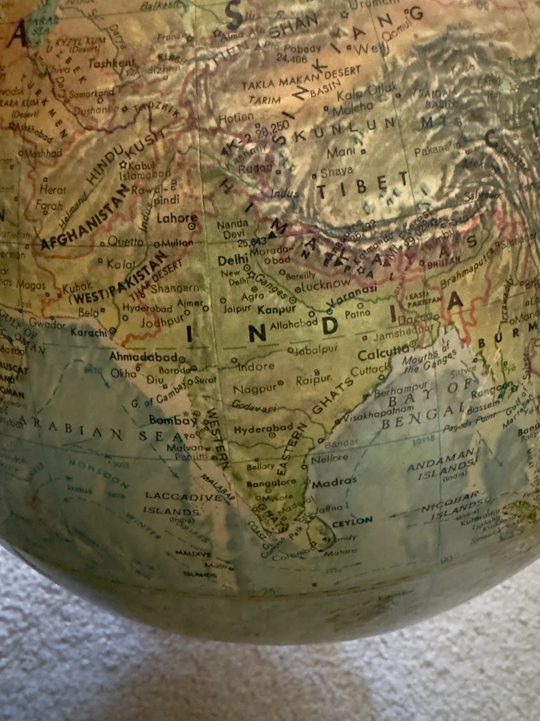 Reader's Digest Great World Globe - 12 Inches image indicator(4)