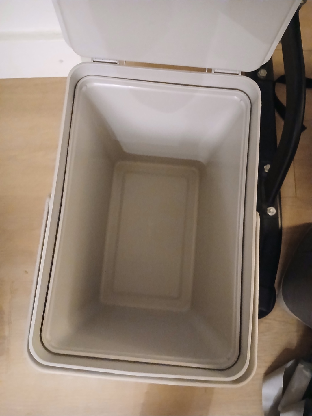 Storage bin - photo 2