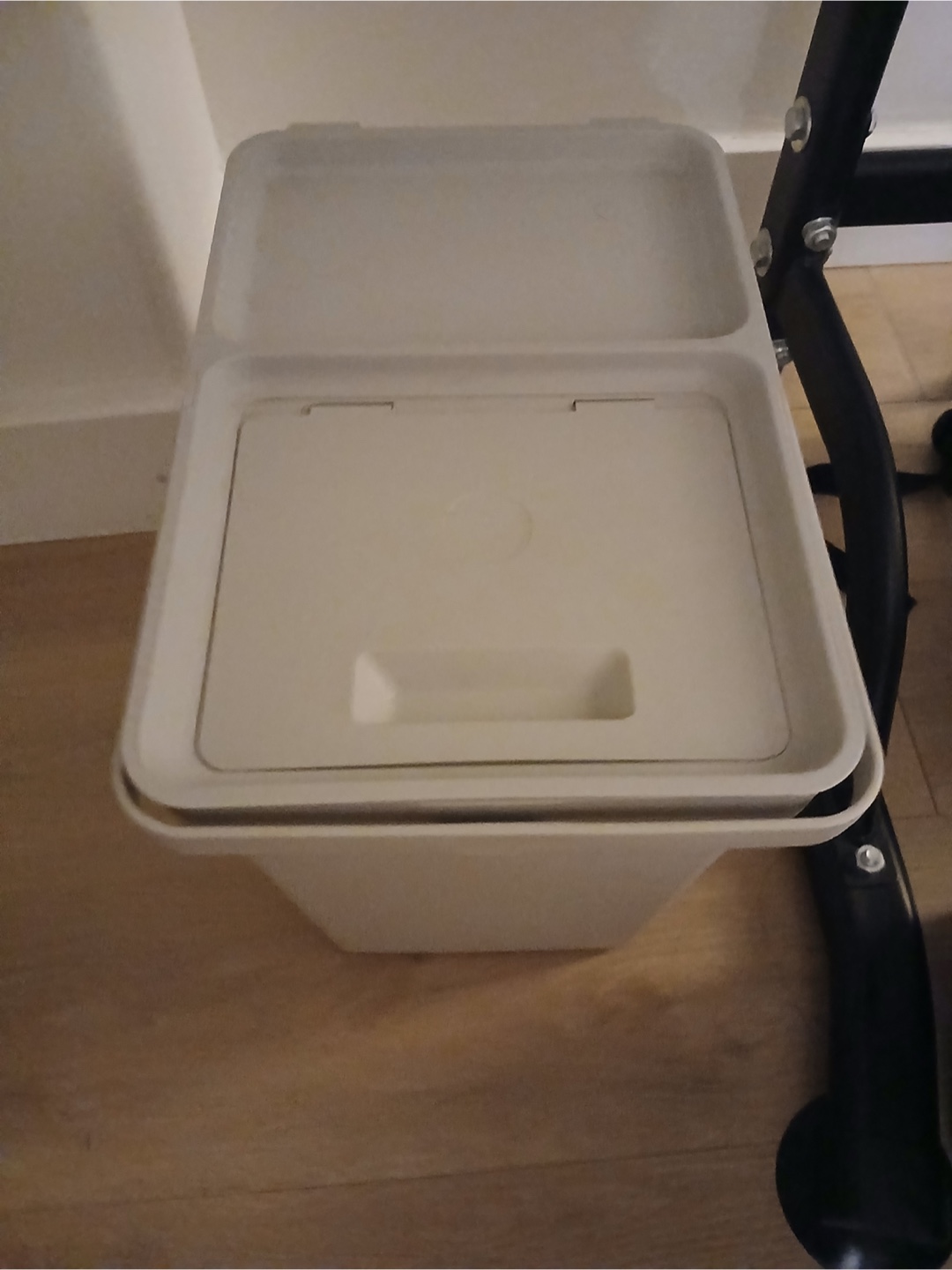 Storage bin