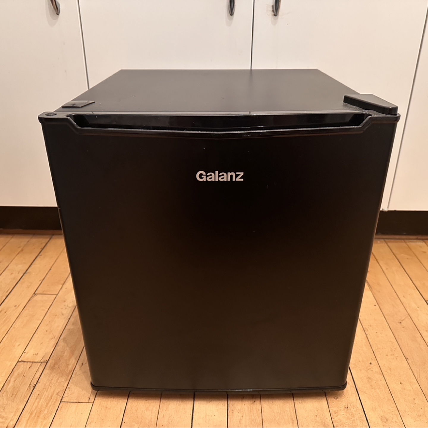 $120 LIKE NEW Galanz Compact Mini Fridge - Black - photo 2