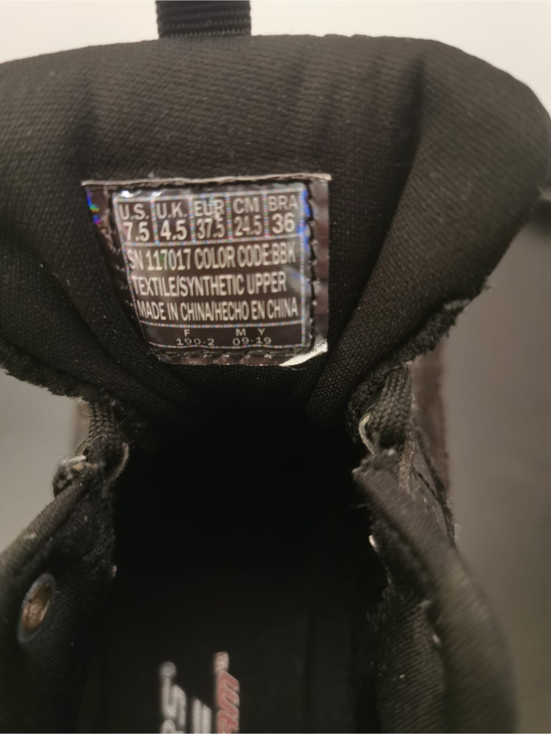 Skechers 7.5 Black Sneakers - photo 4