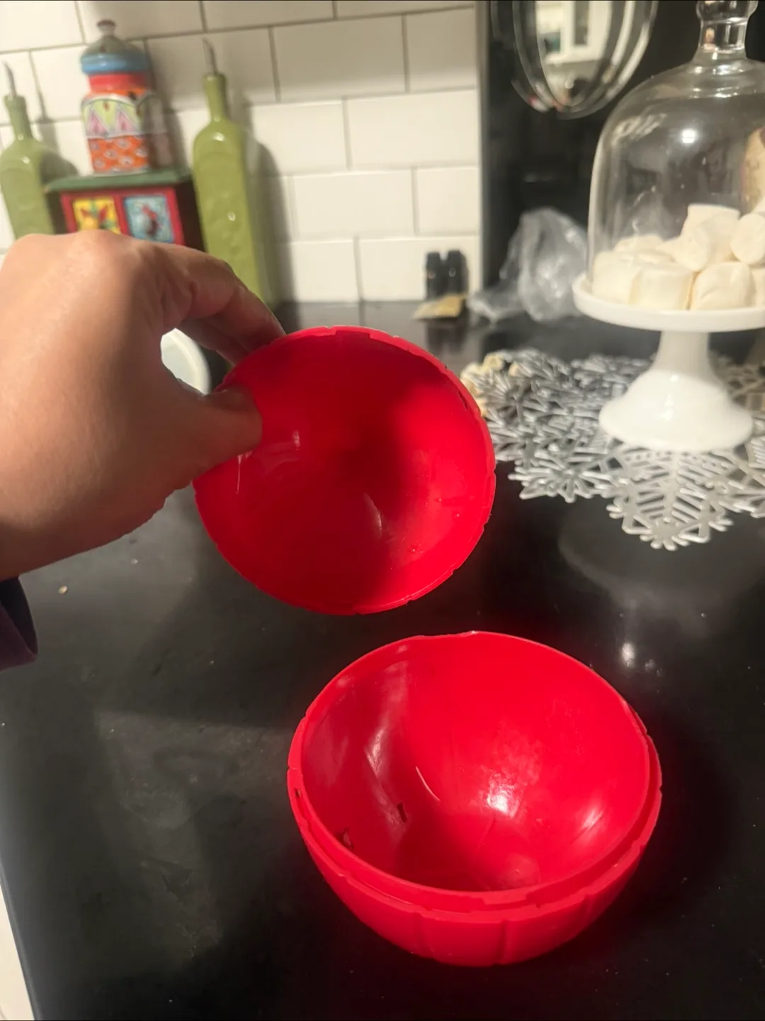 Red Onion-Shaped Container 🇨🇦 image indicator(2)