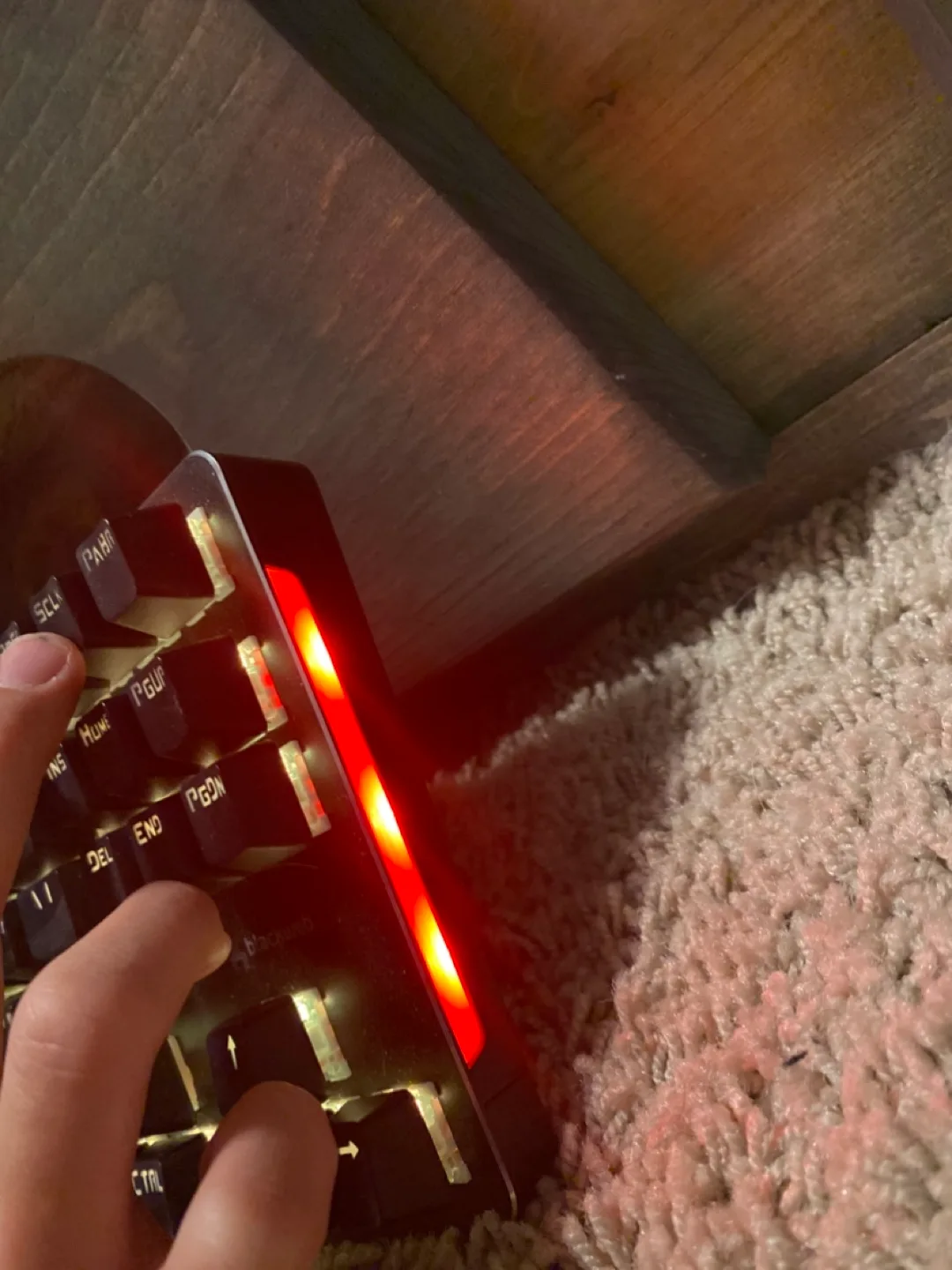 Blackweb RGB Mechanical Keyboard image indicator(7)