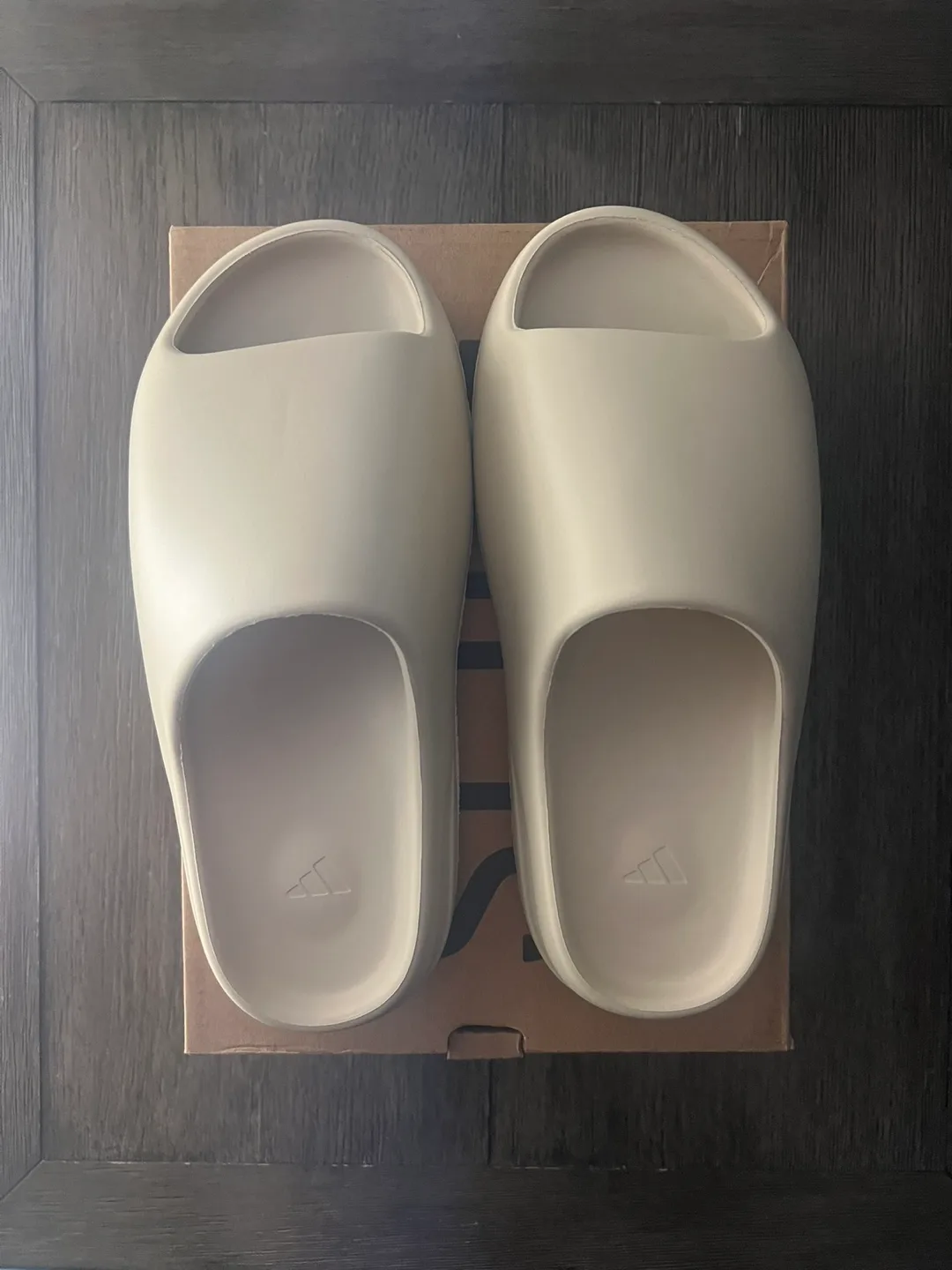 Bone Yeezy Slides image indicator(2)