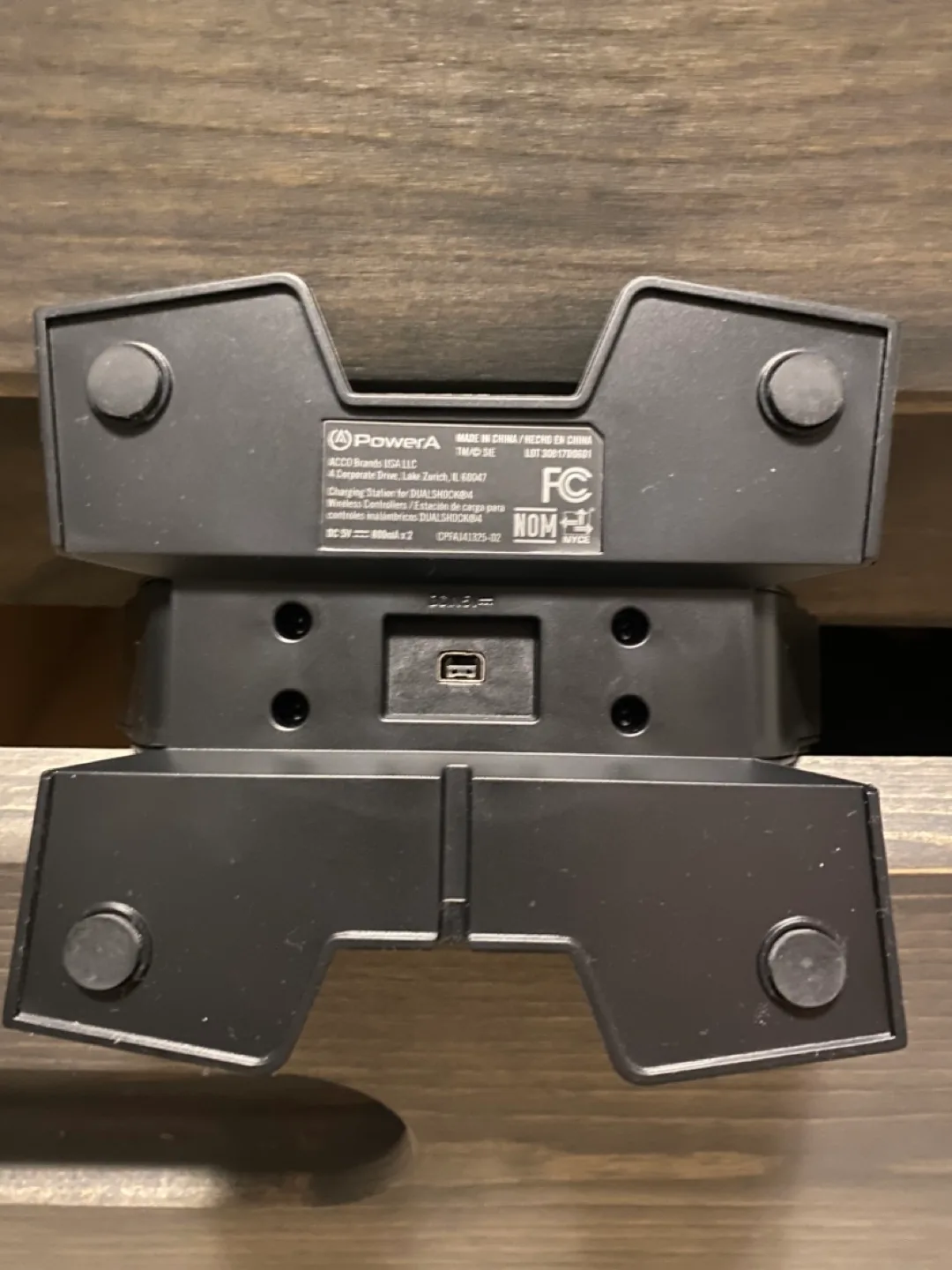 PowerA DualShock4 Controller Charging Station image indicator(3)