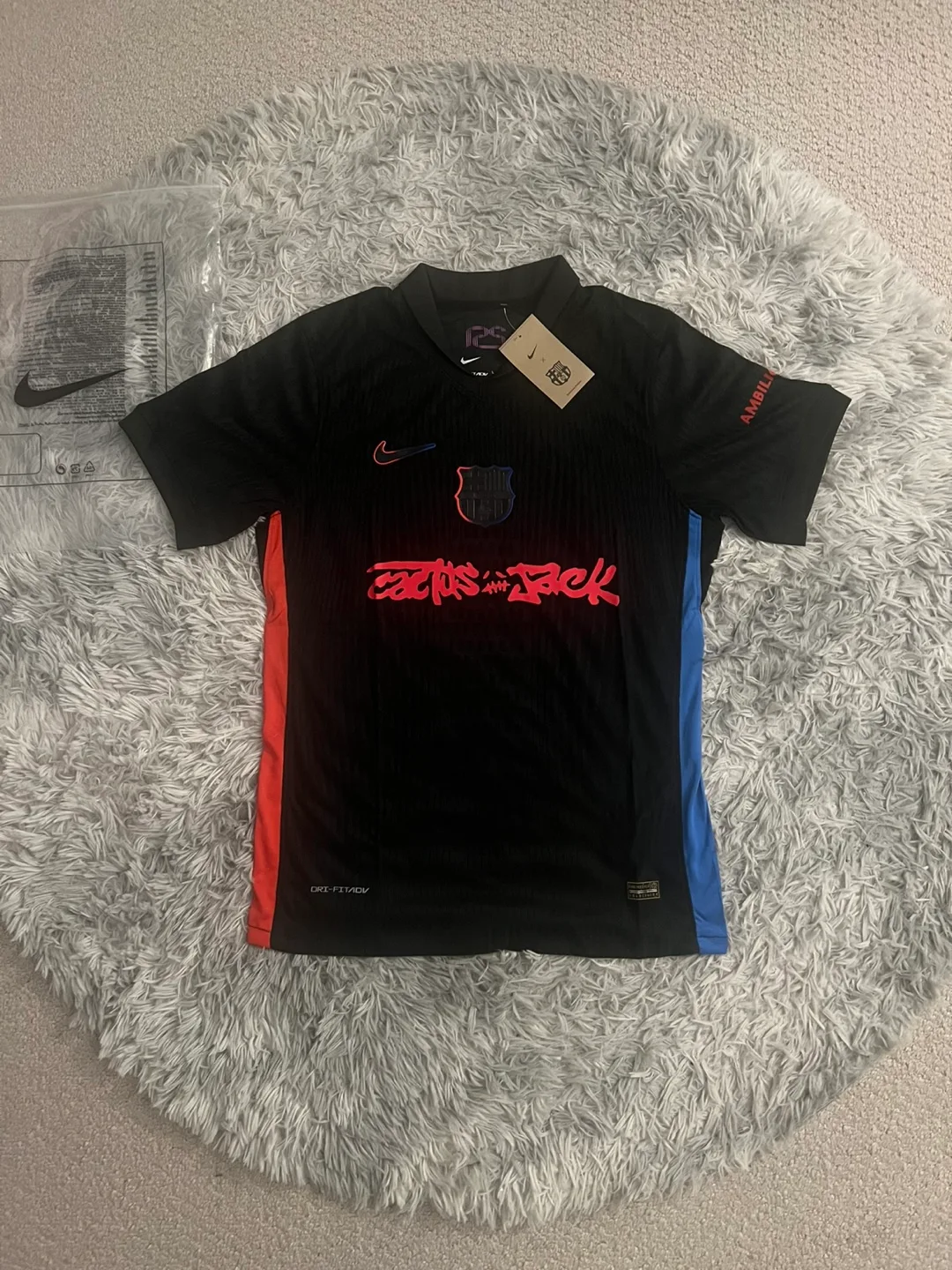 Barcelona X Travis Scott Jerseys thumbnail