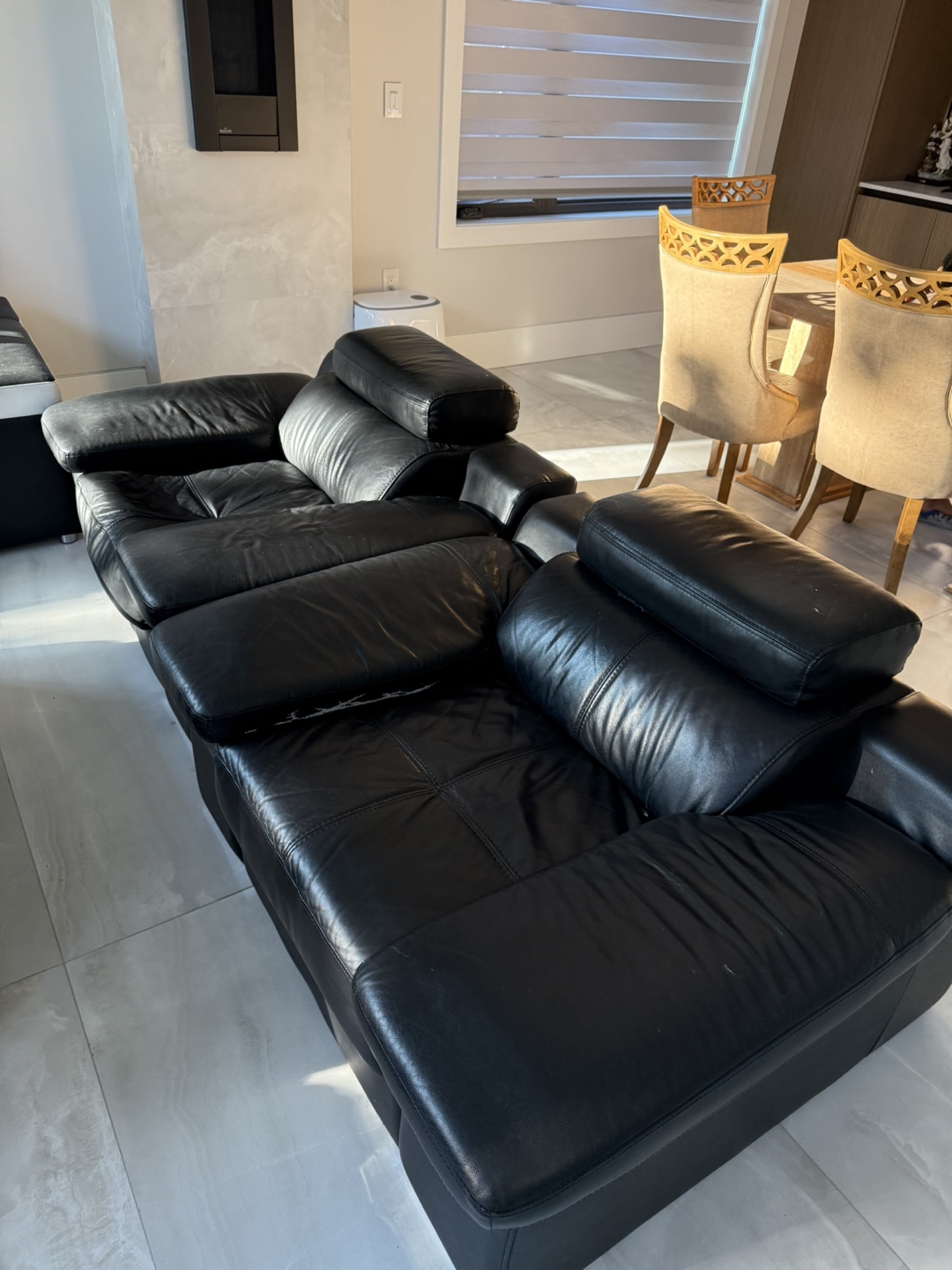 2 black leather chairs - photo 2