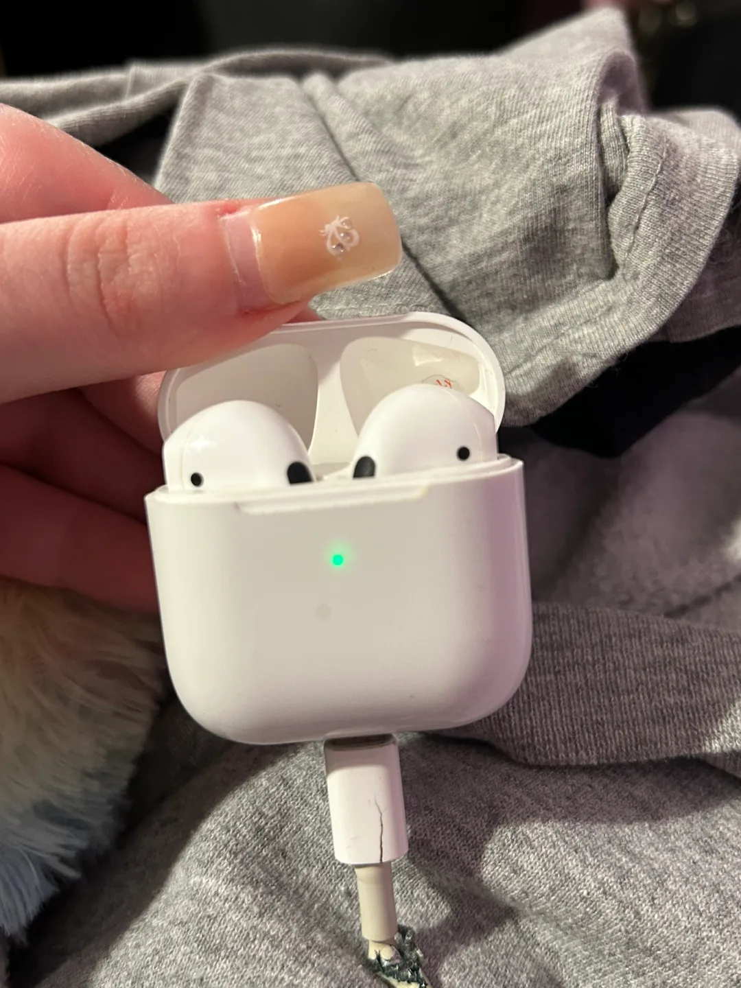 Bluetooth earbuds with Charging Case thumbnail