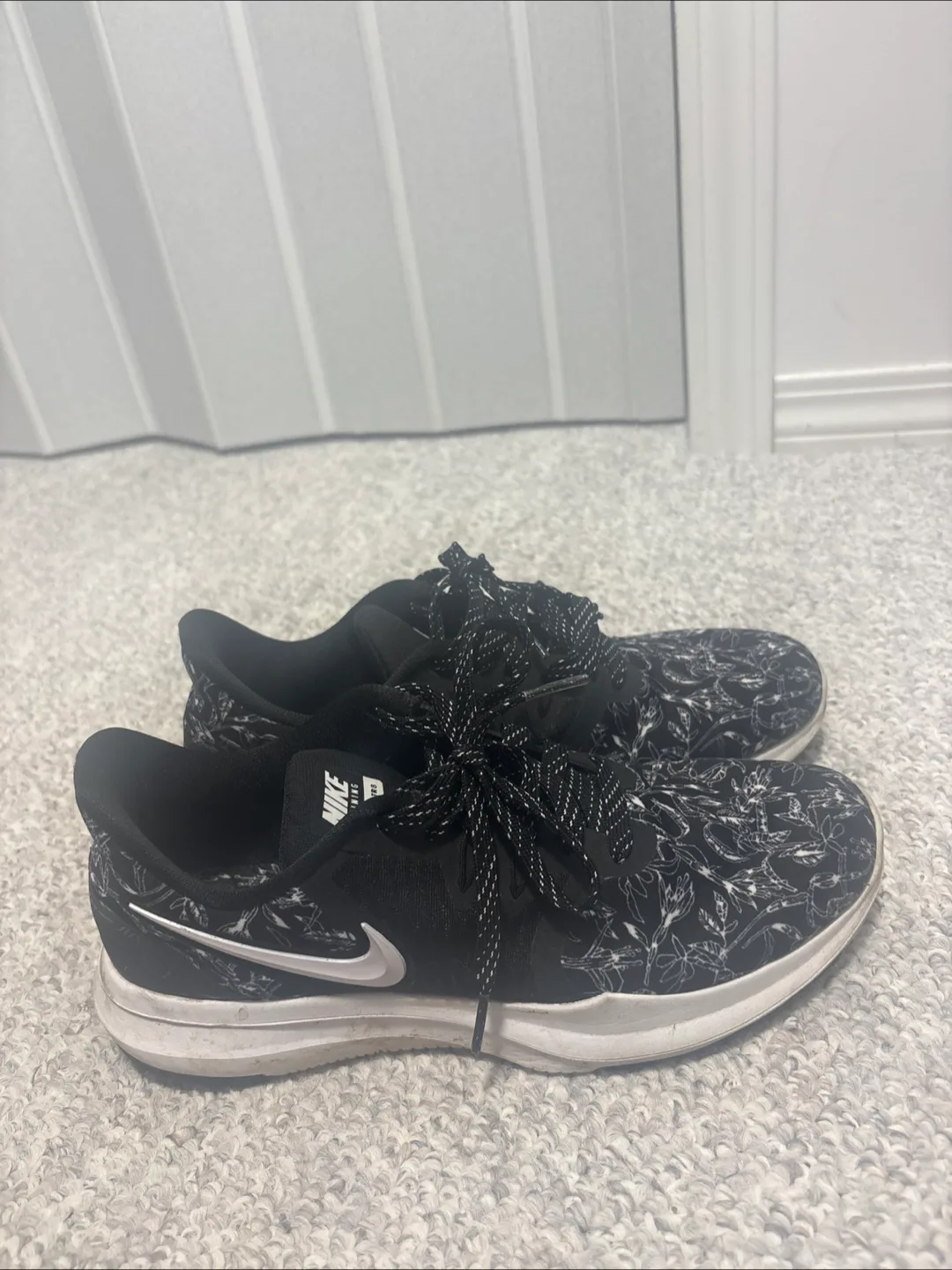 Nike Running Shoes thumbnail