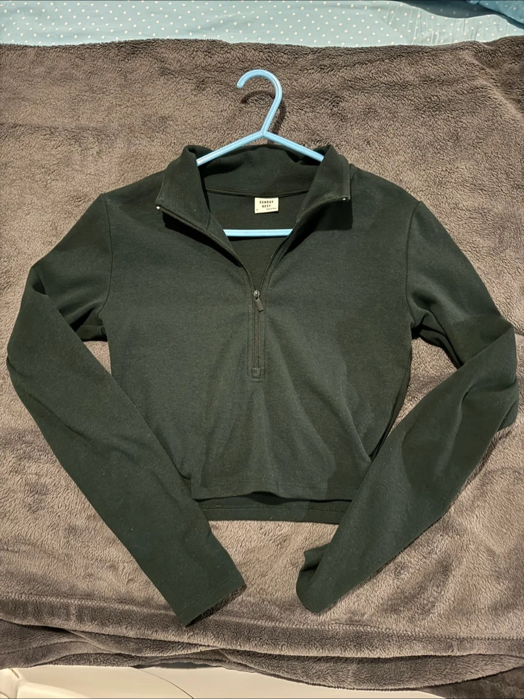 Aritzia Sunday Best Dark Green Cropped Zip Up - Size XS thumbnail
