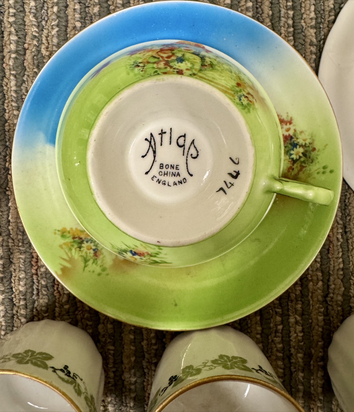 Royal Grafton & Atlas Bone China Tea Cups & Saucers - photo 4