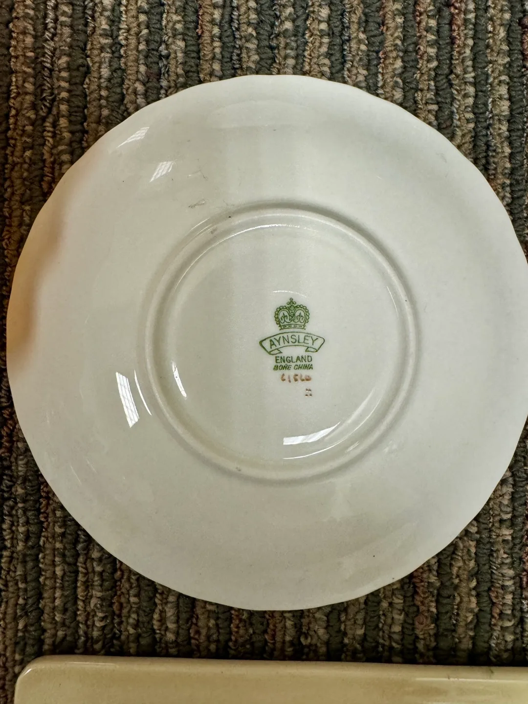 Royal Grafton & Atlas Bone China Tea Cups & Saucers image indicator(9)