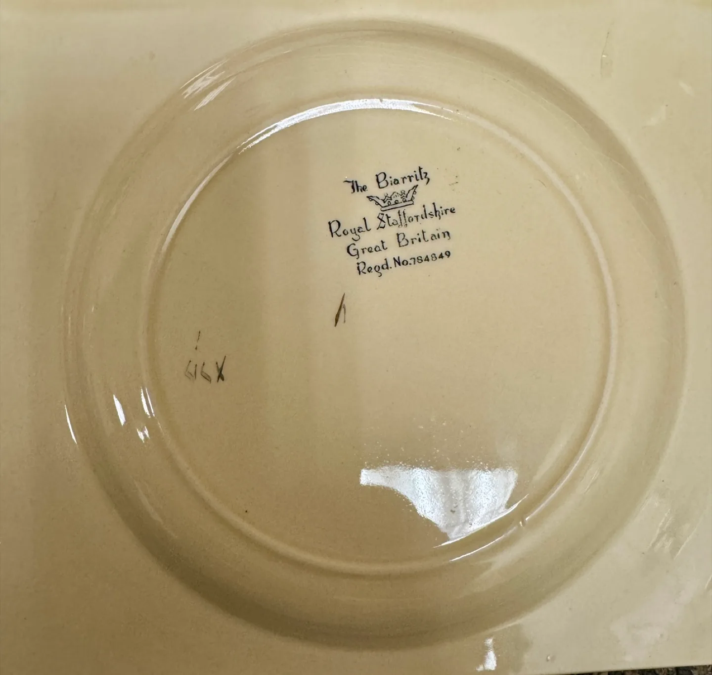 Royal Grafton & Atlas Bone China Tea Cups & Saucers image indicator(8)