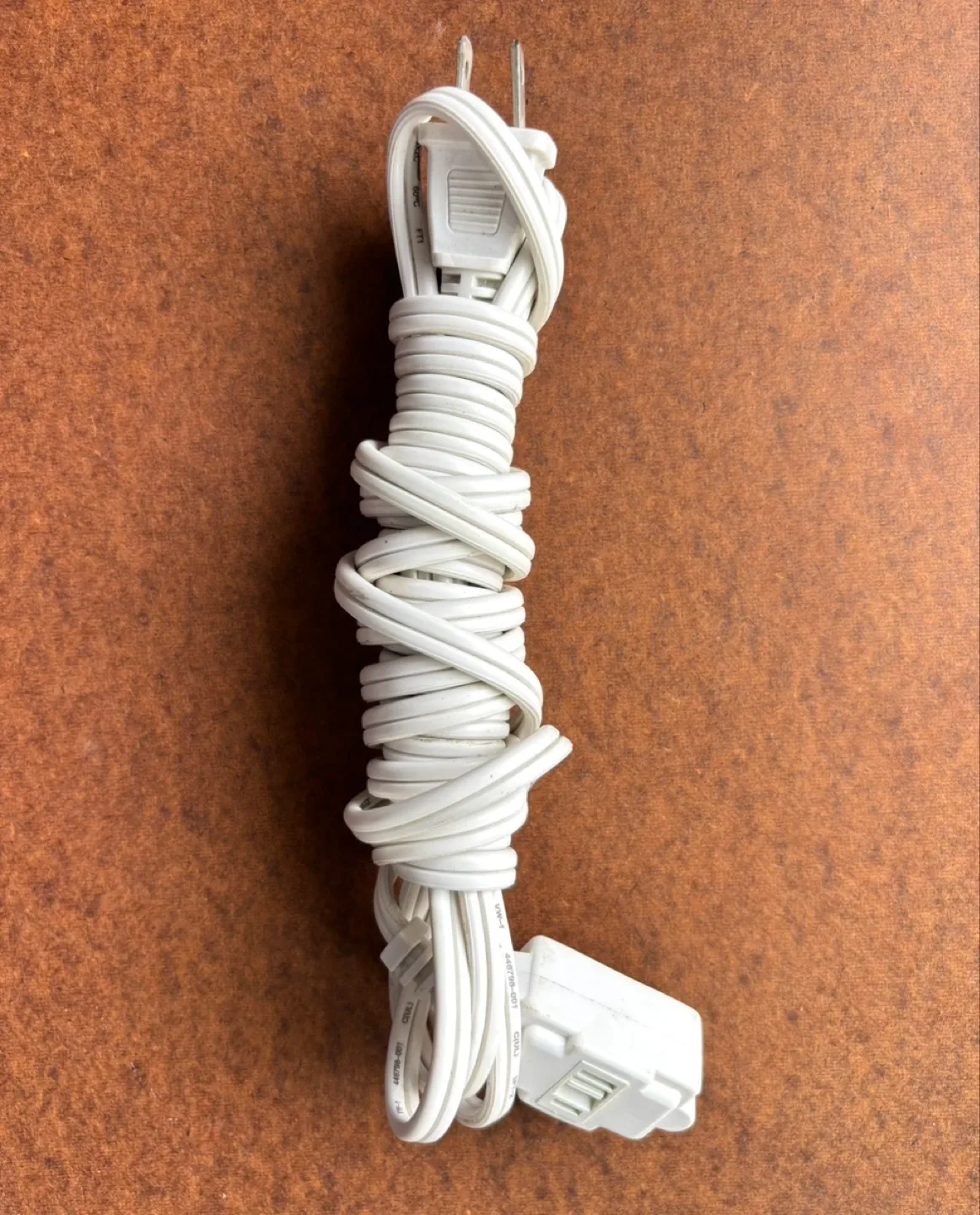 12 Ft White Household Extension Cord, Like New image indicator(2)