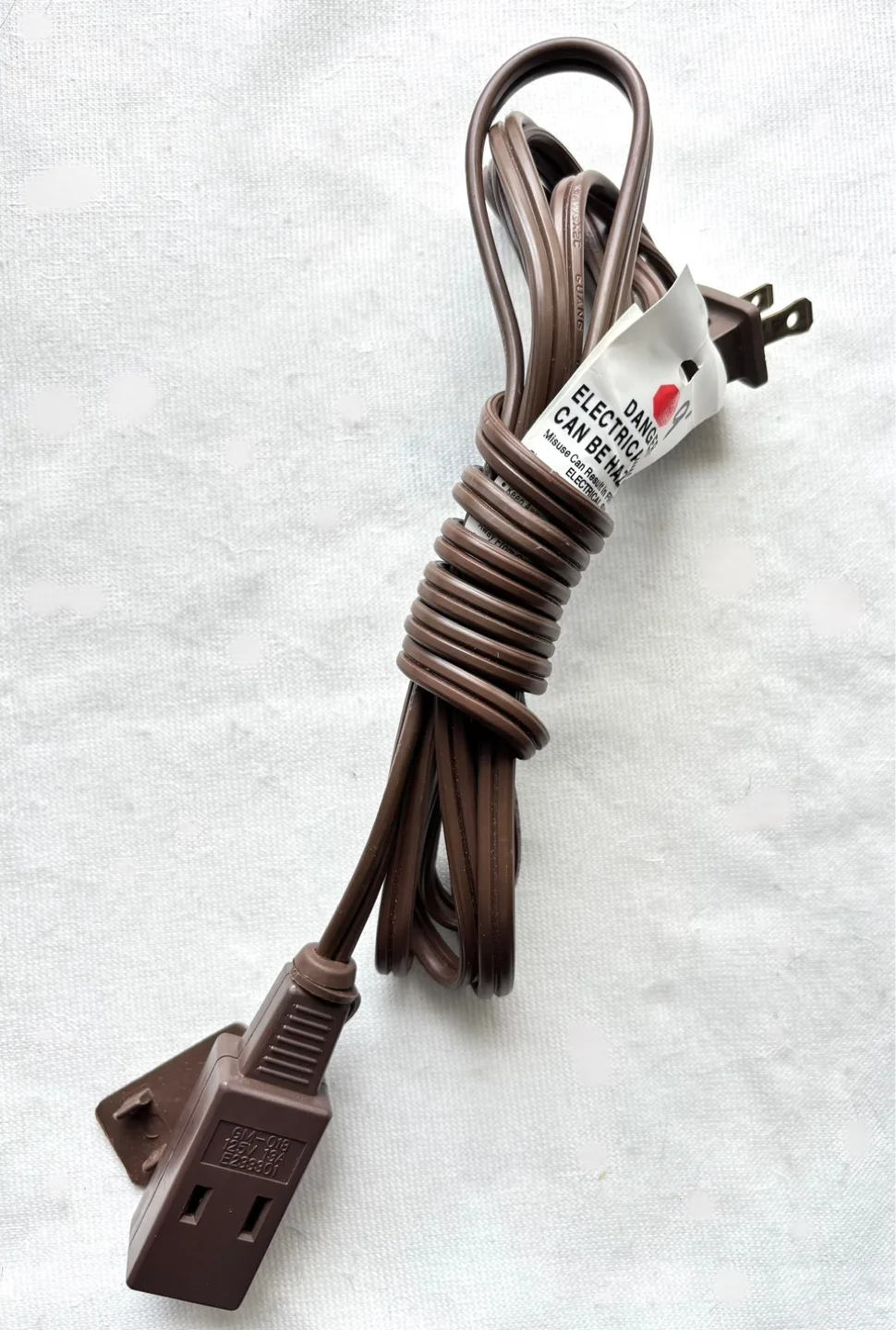 9 Ft Brown Household Extension Cord, Like New image indicator(2)