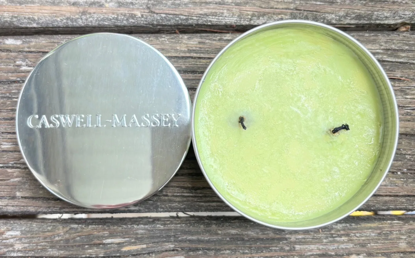 Caswell-Massey Honeydew Melon Scented Candle, Like New image indicator(2)
