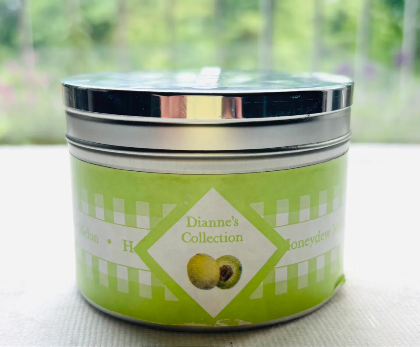 Caswell-Massey Honeydew Melon Scented Candle, Like New image indicator(3)