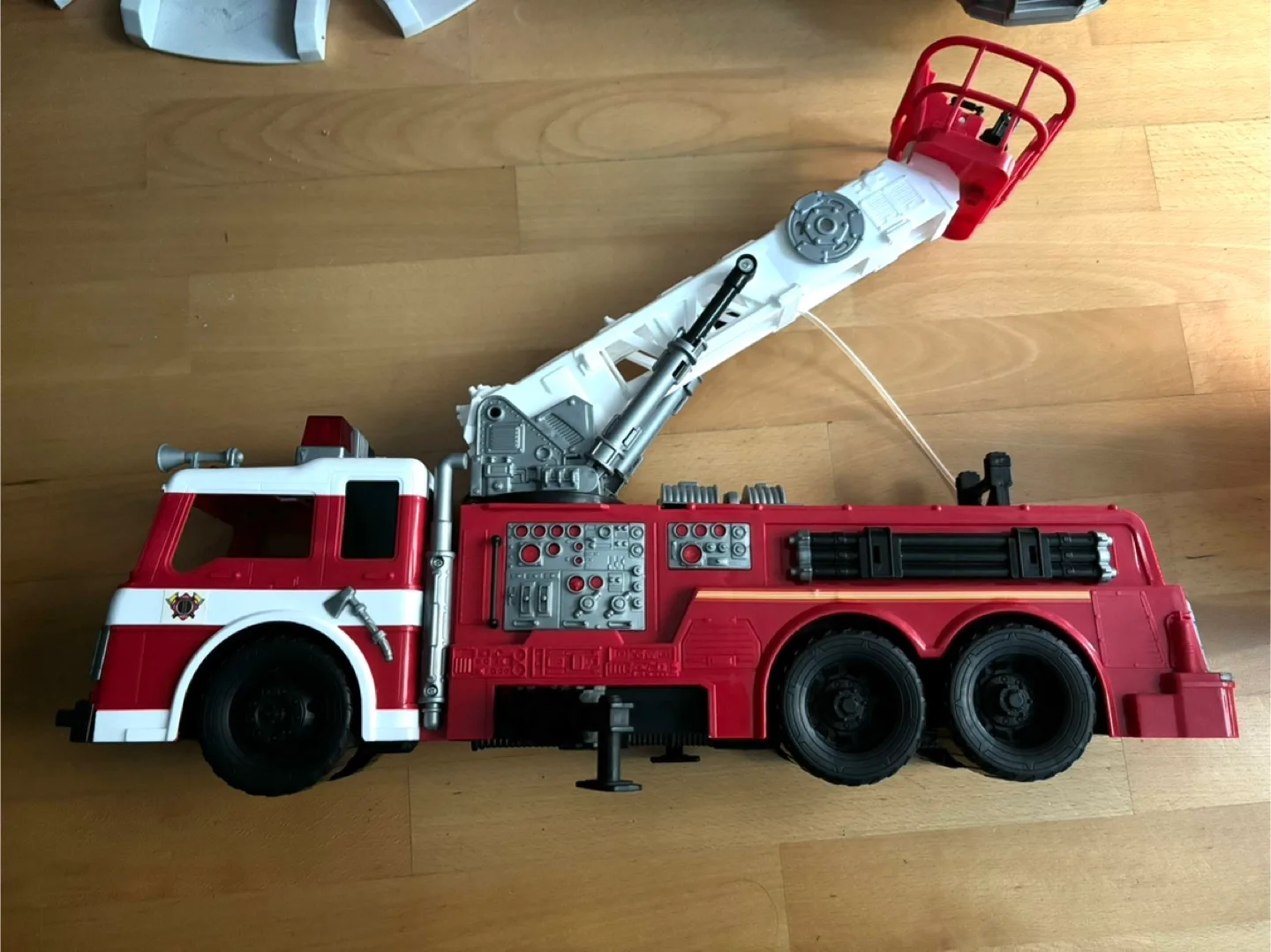 Toy Firetruck with Extendable Ladder thumbnail