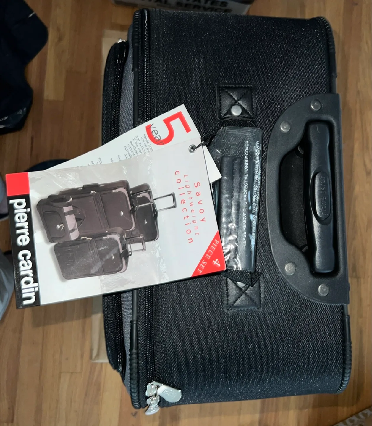 2 New Pierre Cardin Savoy Collection Rolling Suitcases thumbnail