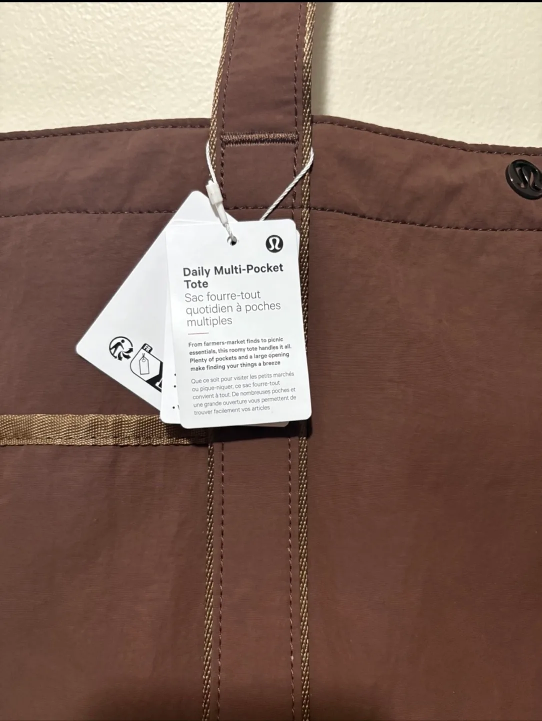 New Lululemon Daily Multi-Pocket Tote Bag image indicator(2)