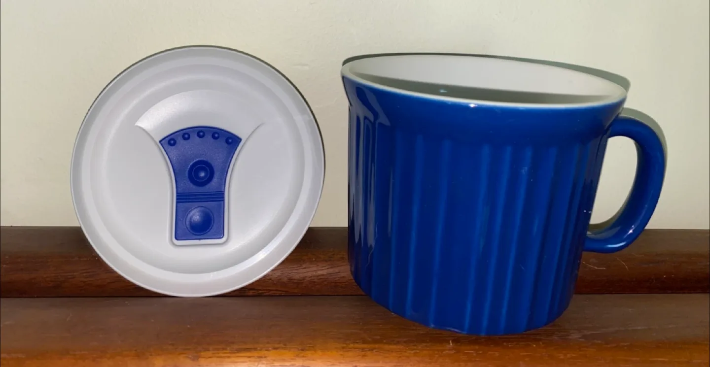 Large Mug w/ Lid (Corningware) image indicator(2)