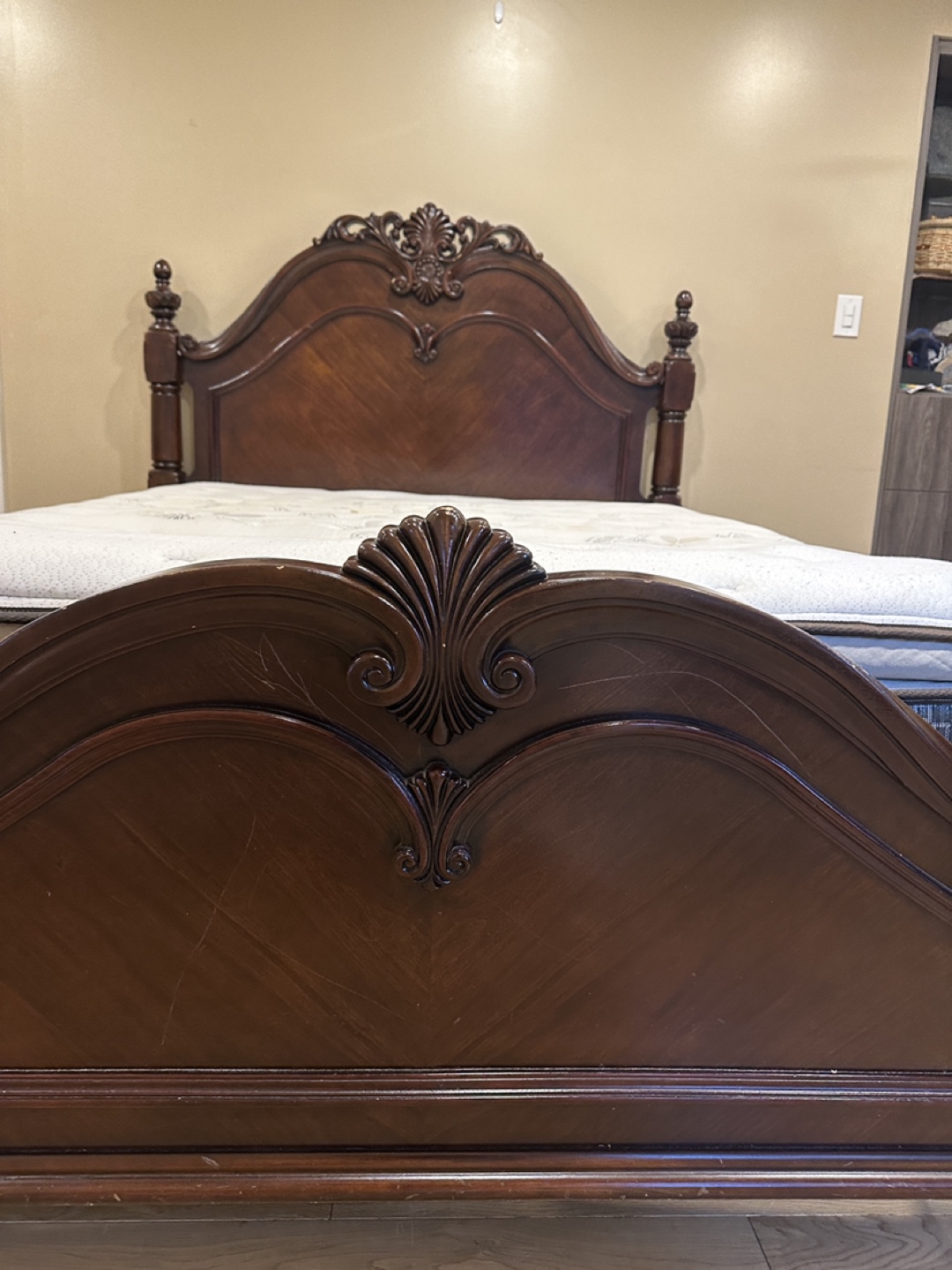 Carved European Wood Bed Set (CAN DELIVER) - photo 5