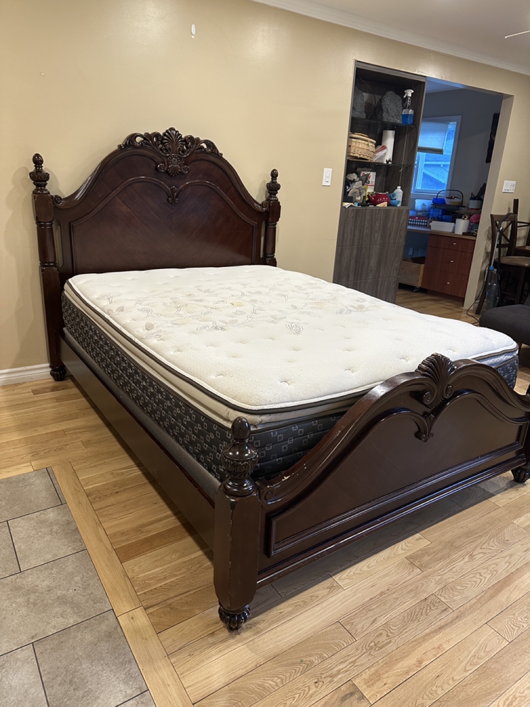 Carved European Wood Bed Set (CAN DELIVER) - photo 2
