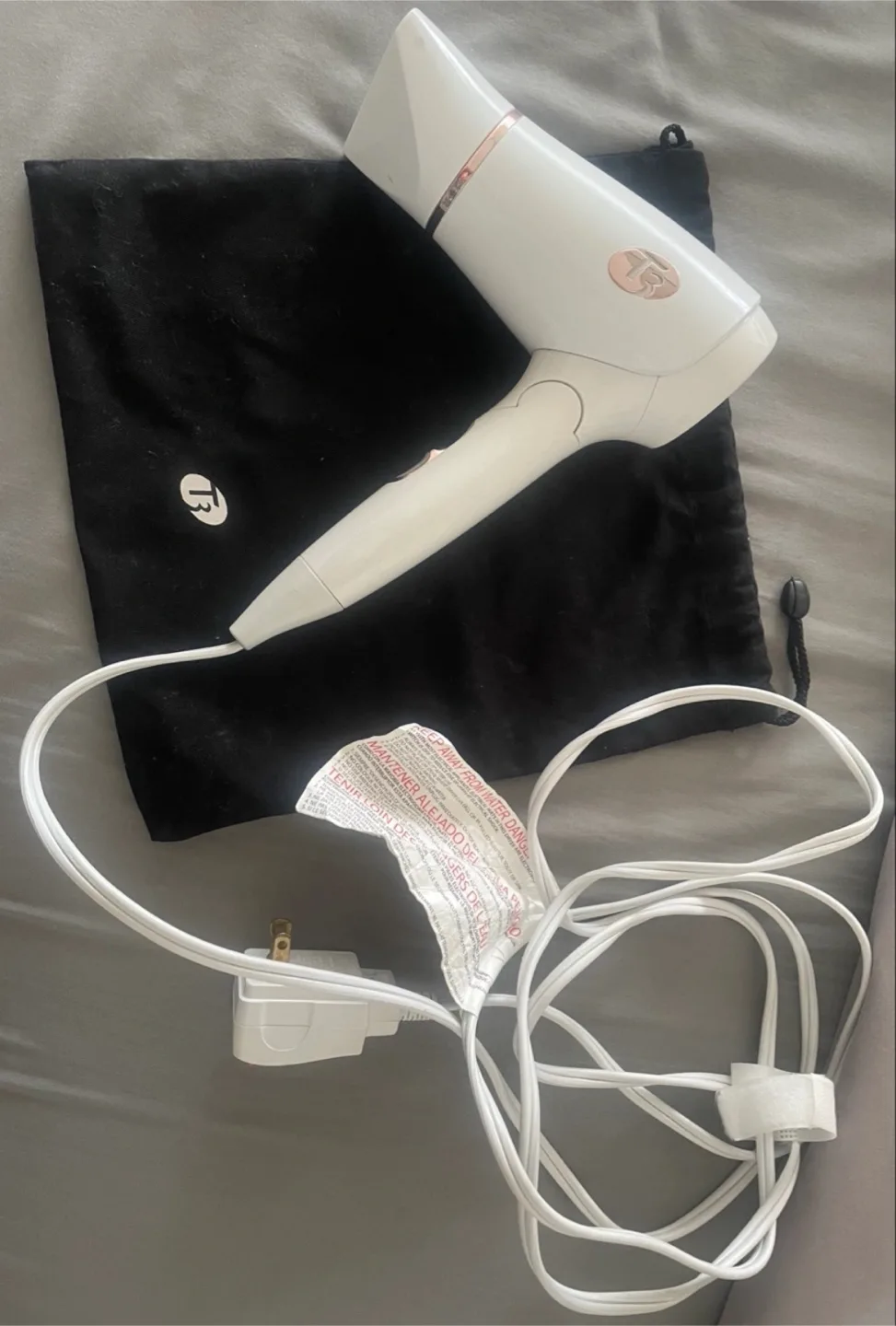 Dual Voltage T3 Featherweight Compact Folding Hair Dryer thumbnail
