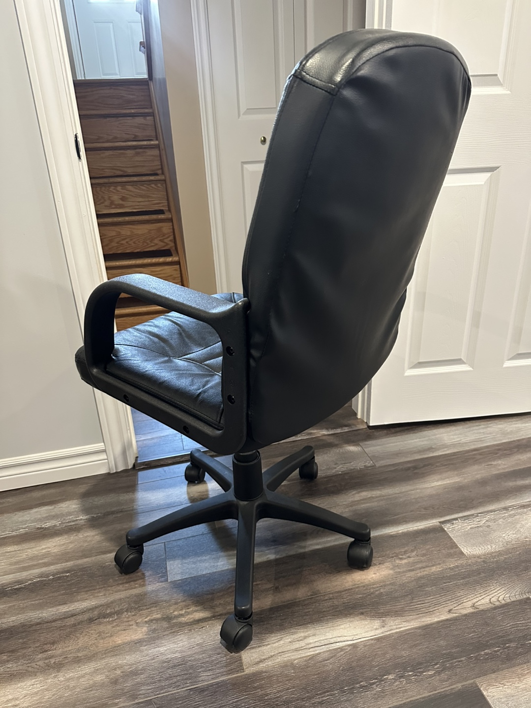 Black Office Chair & Corner Desk - photo 2
