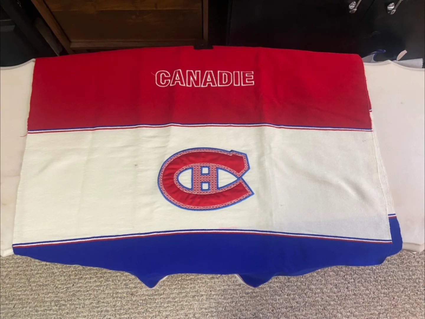 Pre-loved Montreal Canadiens poncho thumbnail