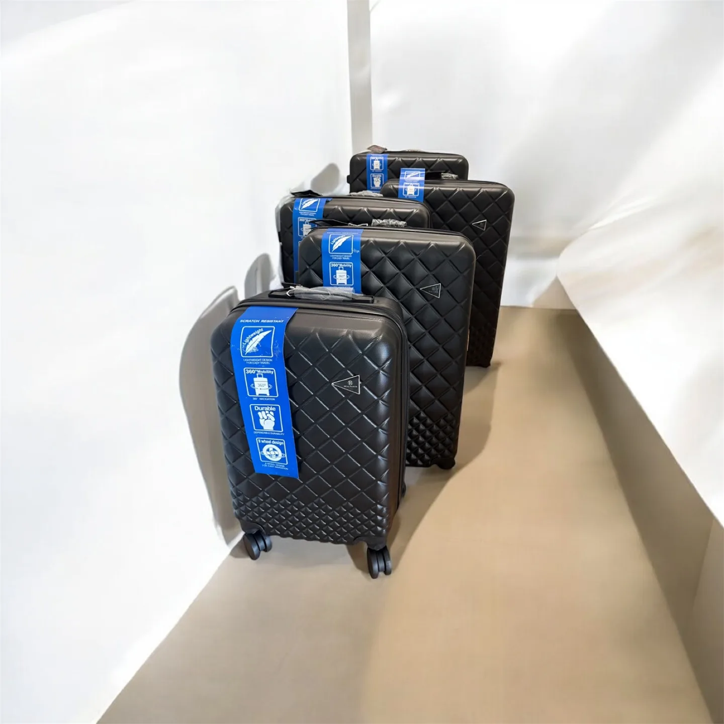 5 pieces luggage set , Black Quilted Hardside Luggage thumbnail