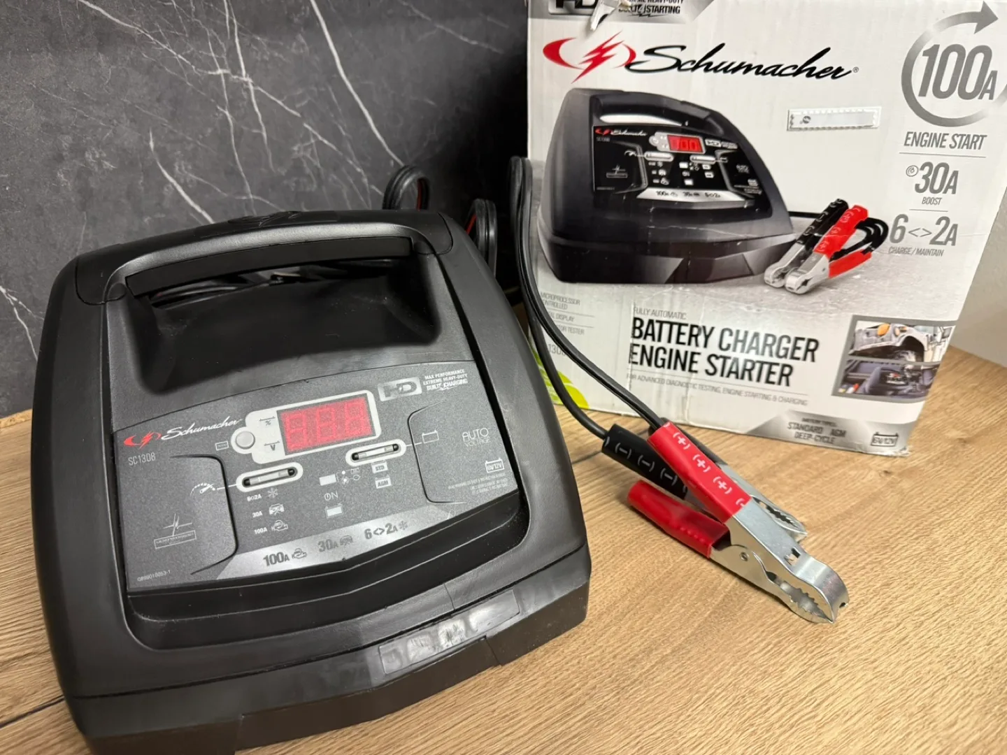 Schumacher 2/12/30/100A 6V/12V Battery Charger Engine Starter thumbnail