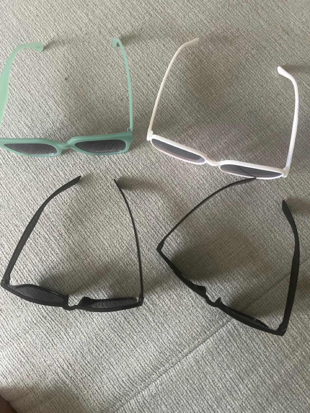 🥕Four Pairs of new sunglasses. image indicator(4)