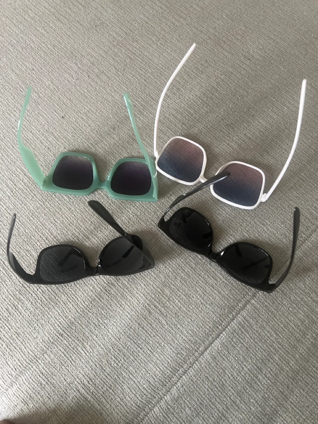 🥕Four Pairs of new sunglasses. image indicator(3)