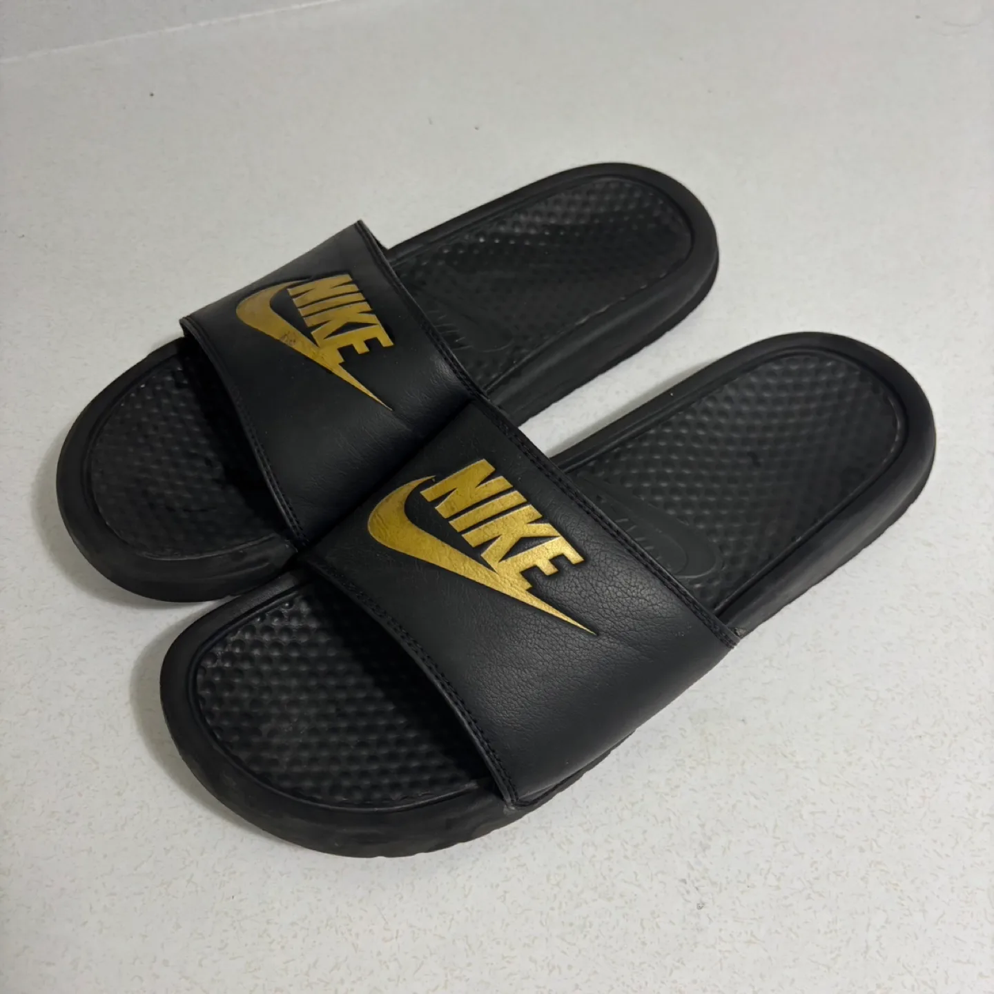Men’s Nike Benassi JDI Slides - Black/Gold thumbnail