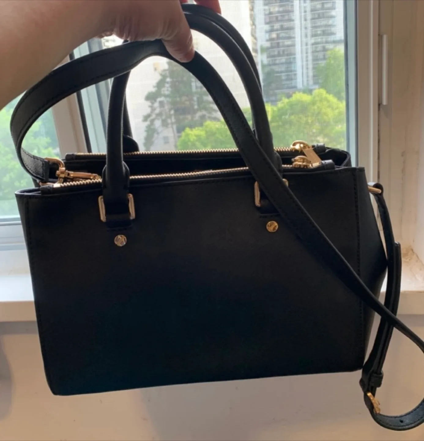 Michael Kors Black Leather Handbag image indicator(3)