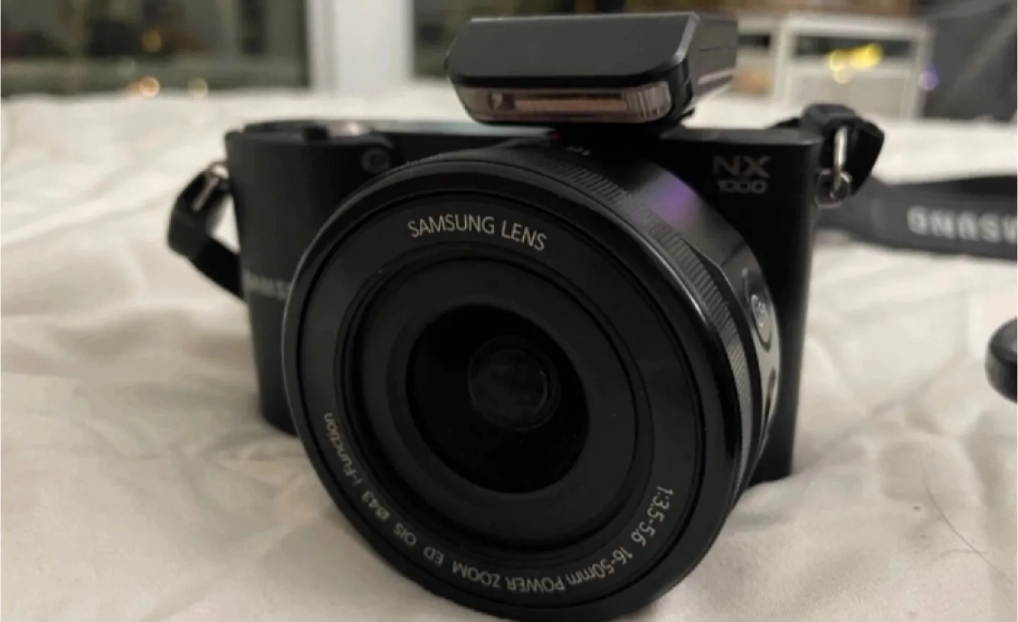 Samsung NX1000 Mirrorless Camera with 20-55mm lens + accessories image indicator(3)