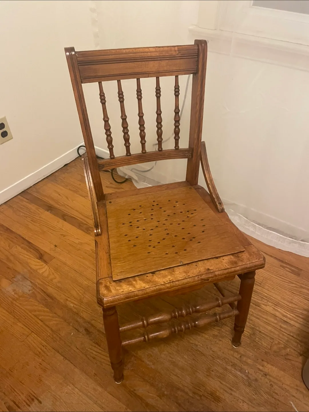 Vintage Wooden Chair thumbnail