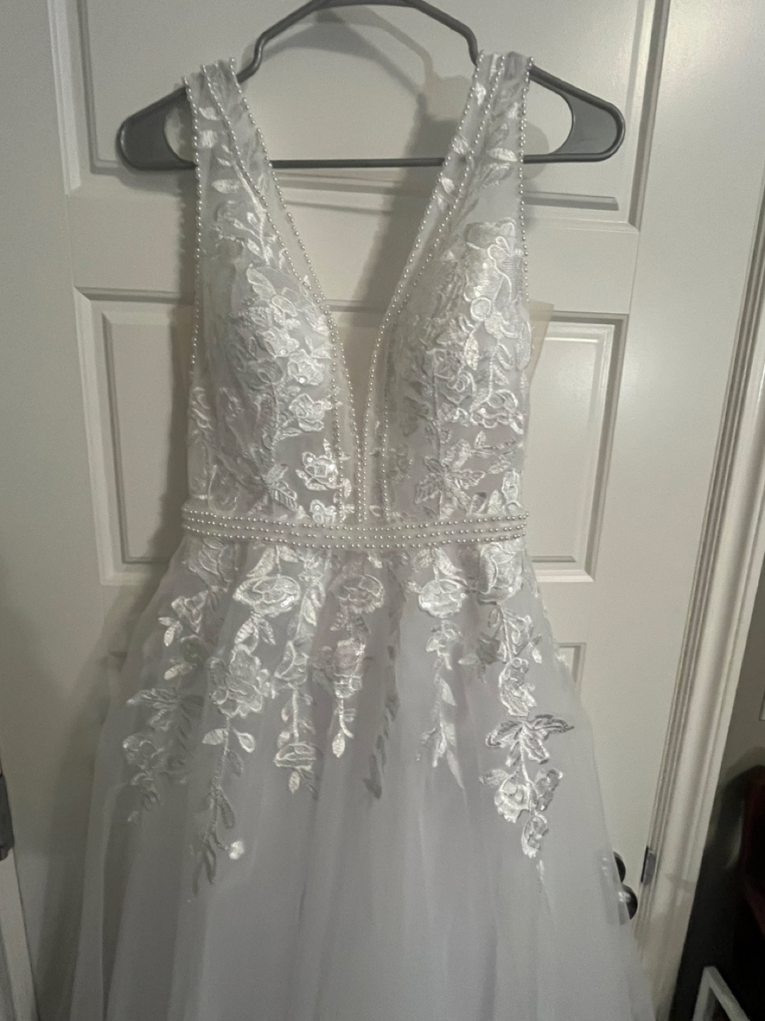 White Wedding Dress with Floral Lace - photo 2
