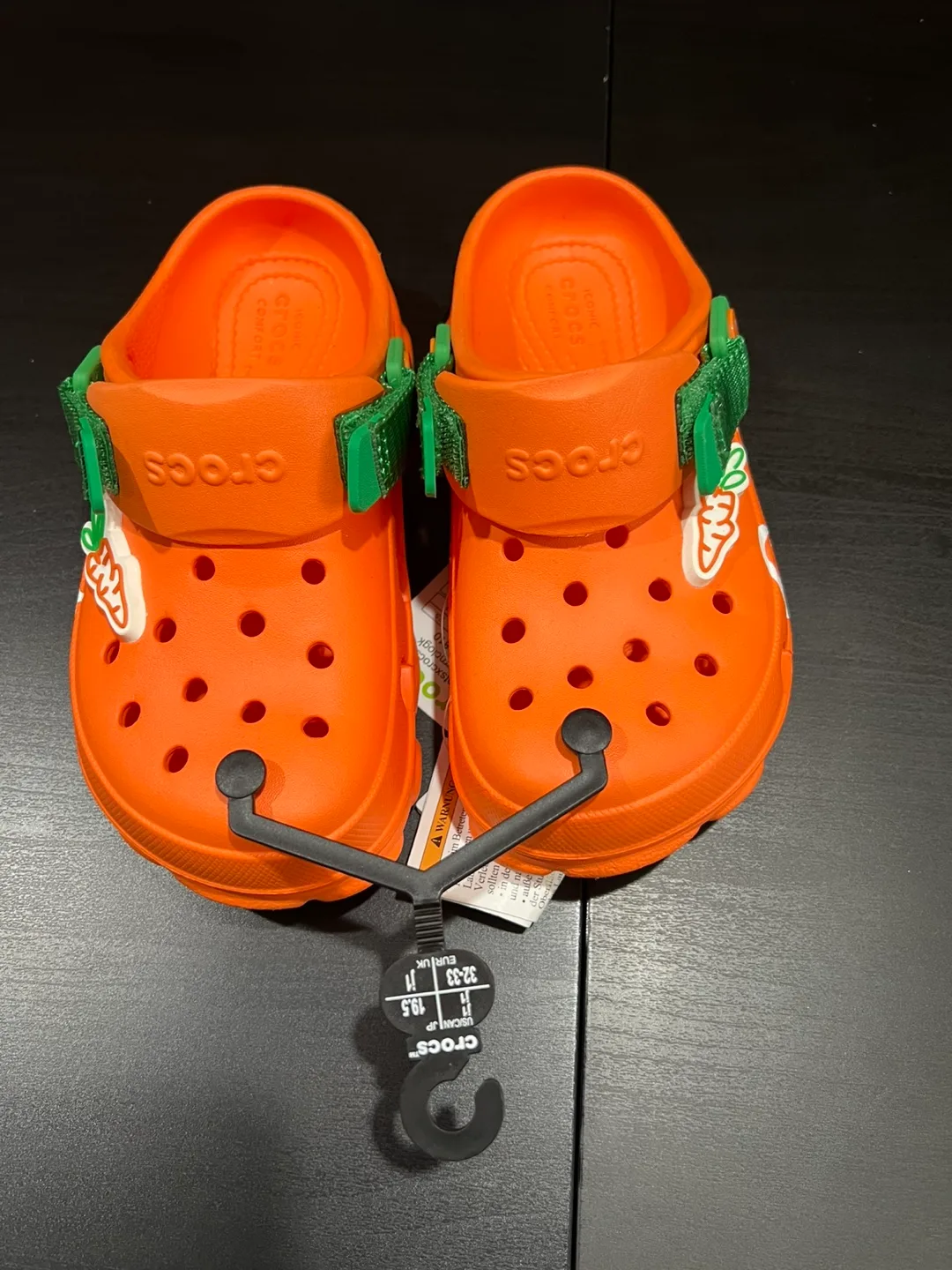 New Crocs Carrots Clog Kids Size 1 thumbnail