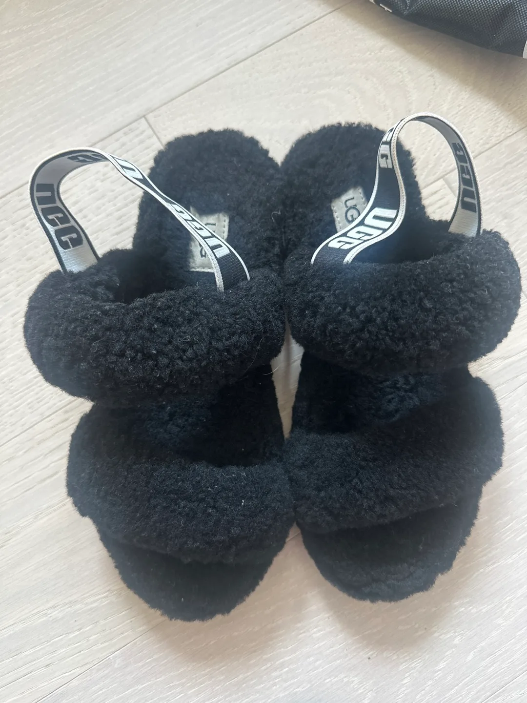 UGG Fluff Yeah Slides - Black thumbnail