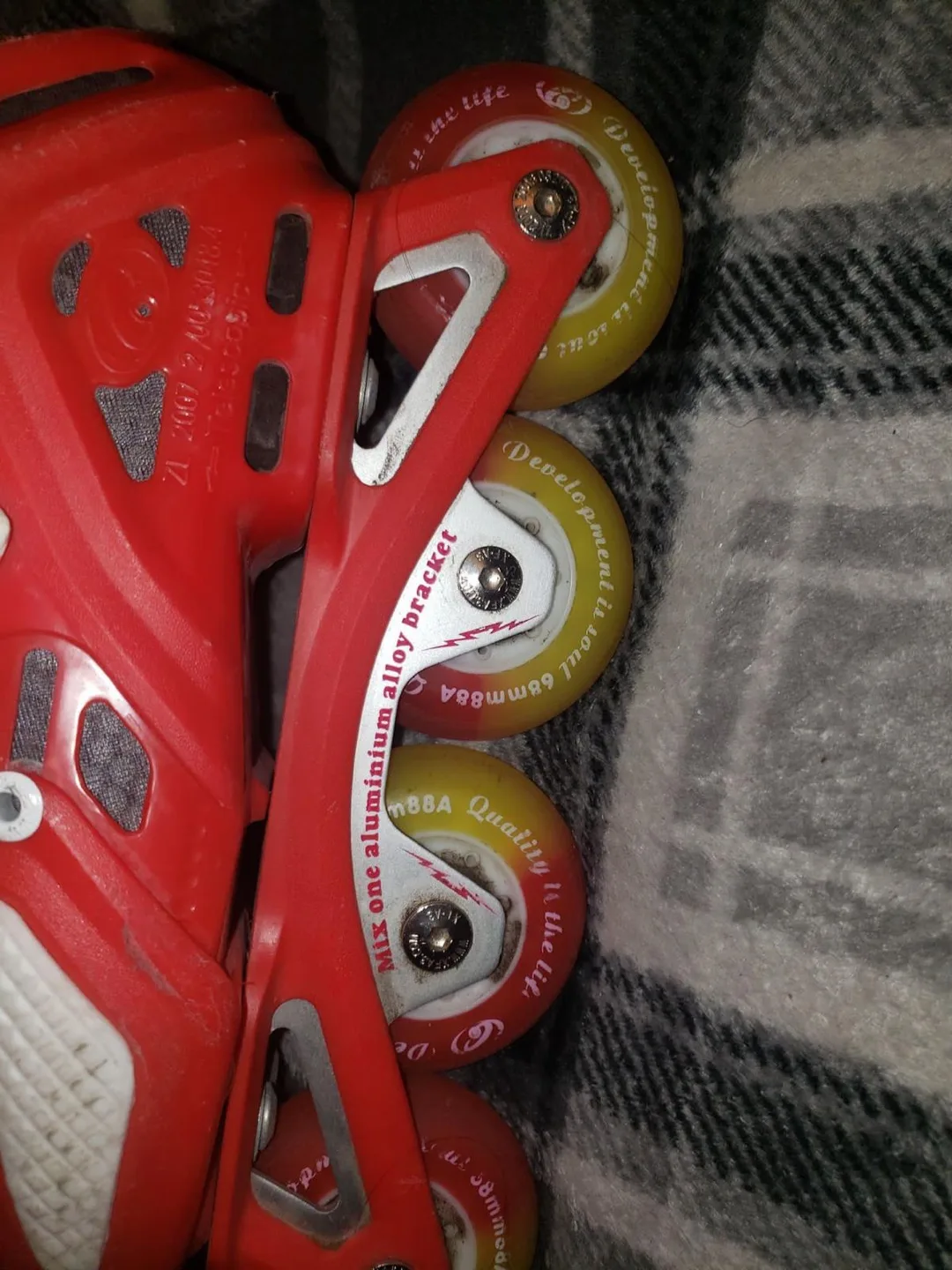 Red Roller Wheel Club Roller Skates - Size M image indicator(5)