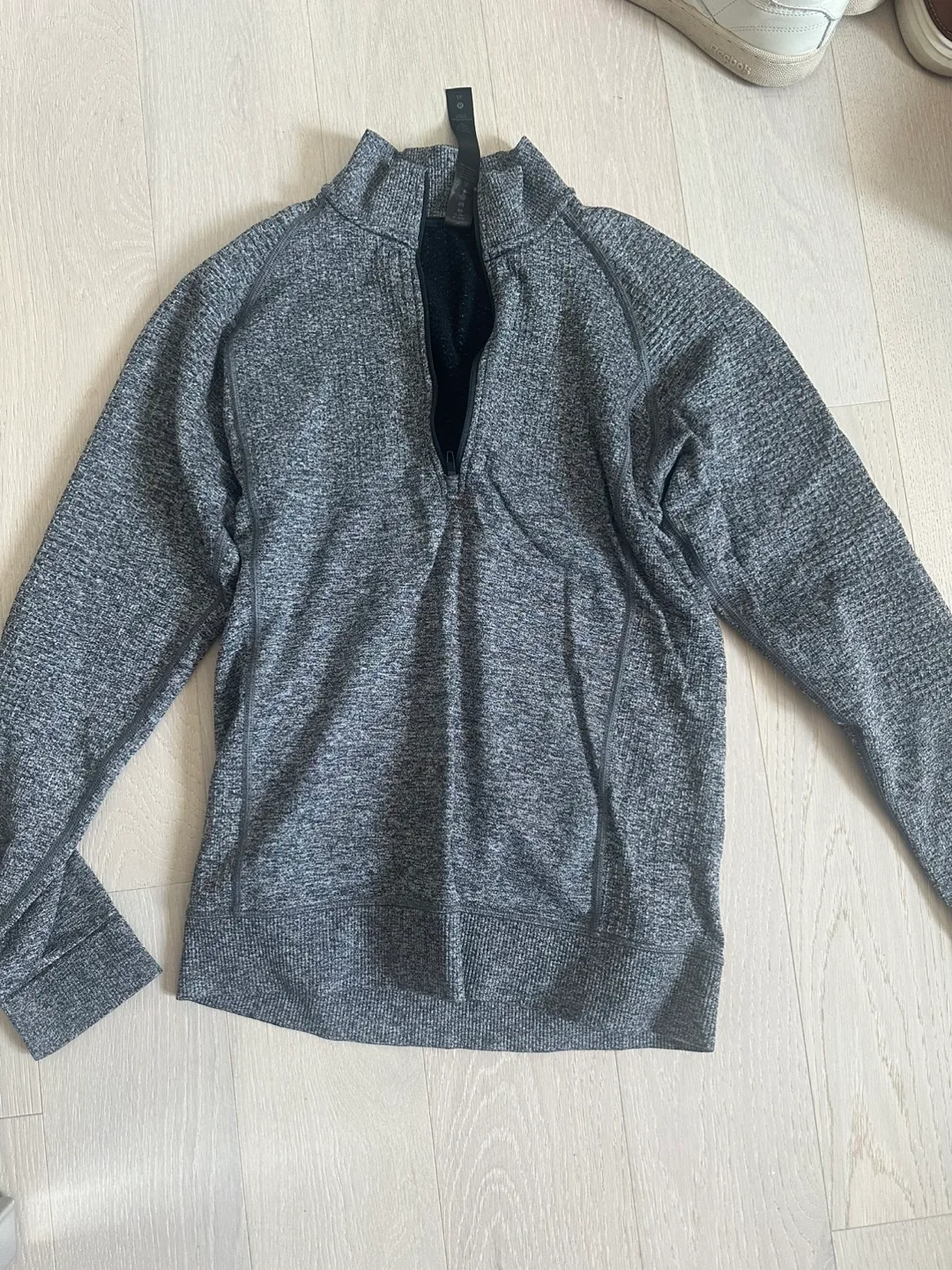 Lululemon Grey Half-Zip XS thumbnail