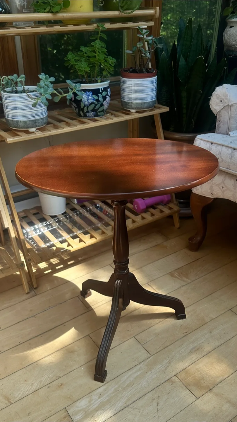 “Bombay”Wooden Pedestal Table thumbnail