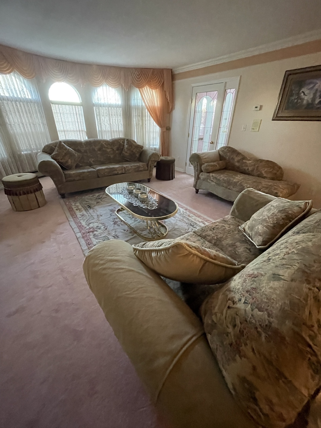 Floral Patterned Sofa Set