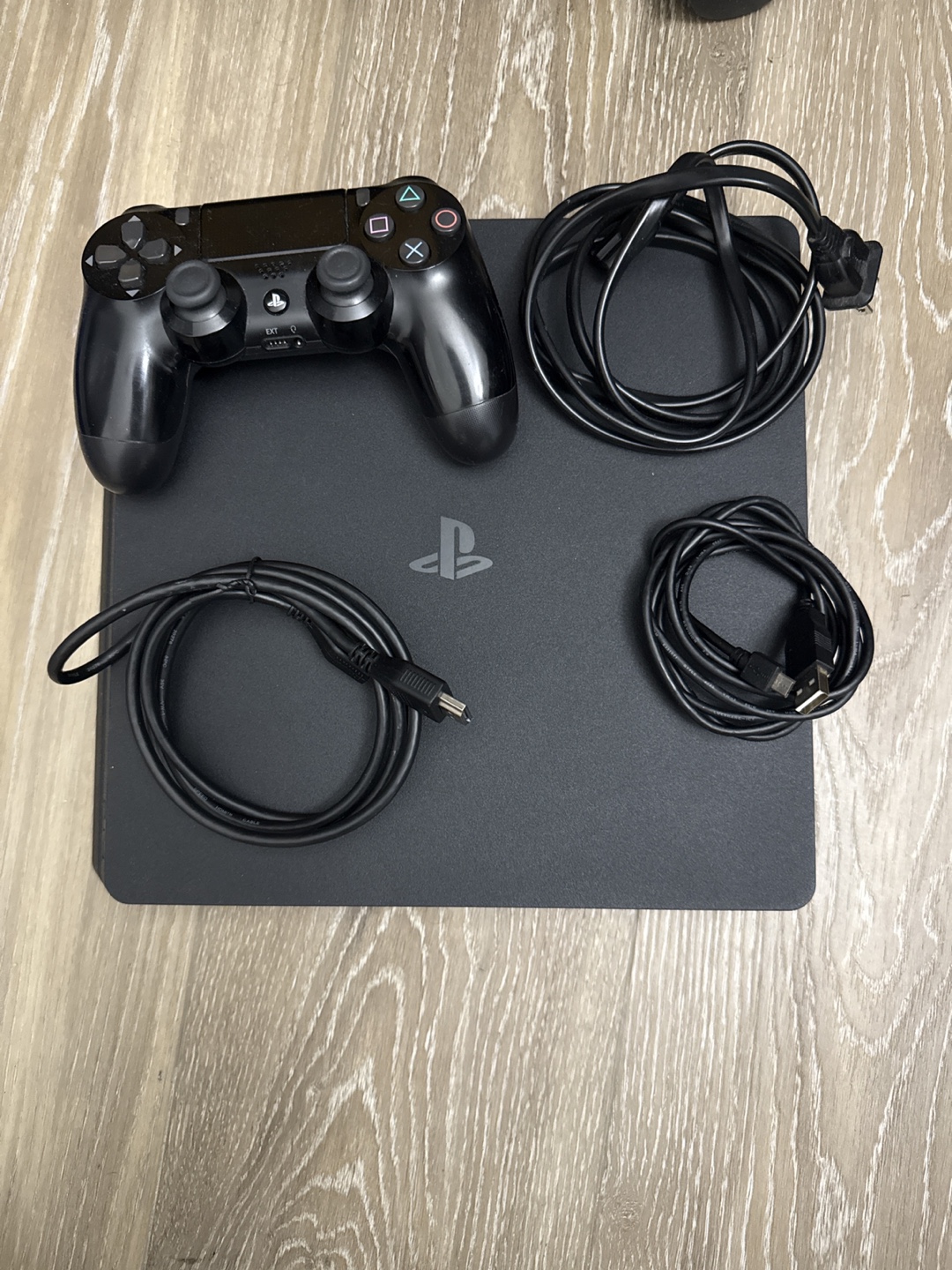 PlayStation 4 Slim 1TB Games and a Movie. - photo 3