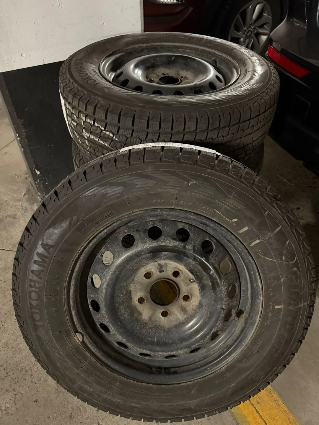 Yokohama Winter Tires 215/70R16 SET 4 image indicator(2)