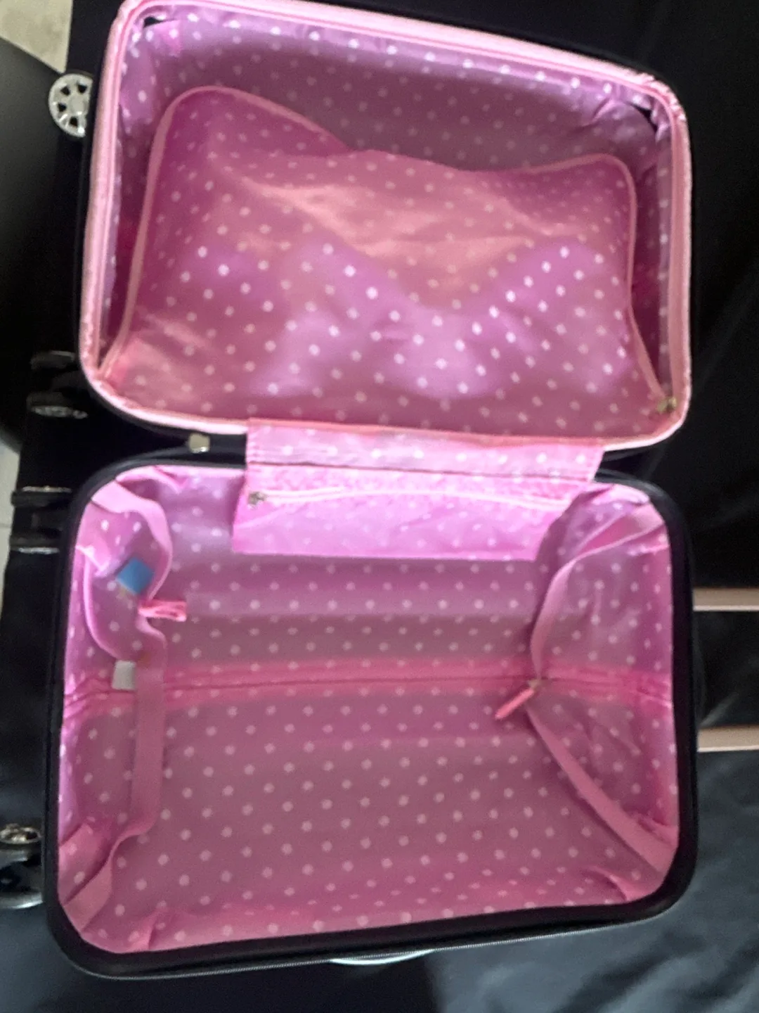 Rockland Pink Carry-On Suitcase image indicator(3)