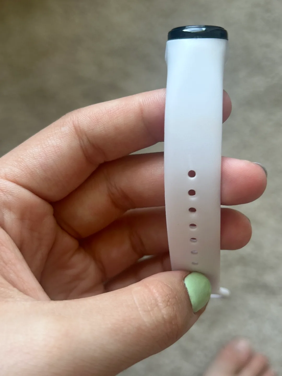 White Fitness Tracker image indicator(3)