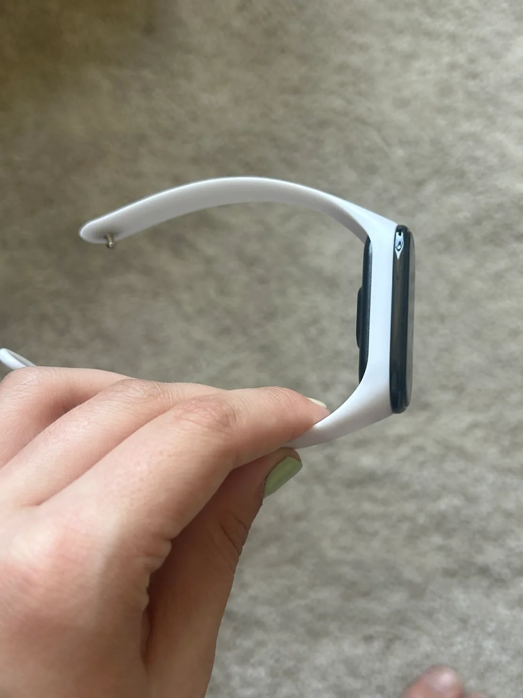 White Fitness Tracker image indicator(2)